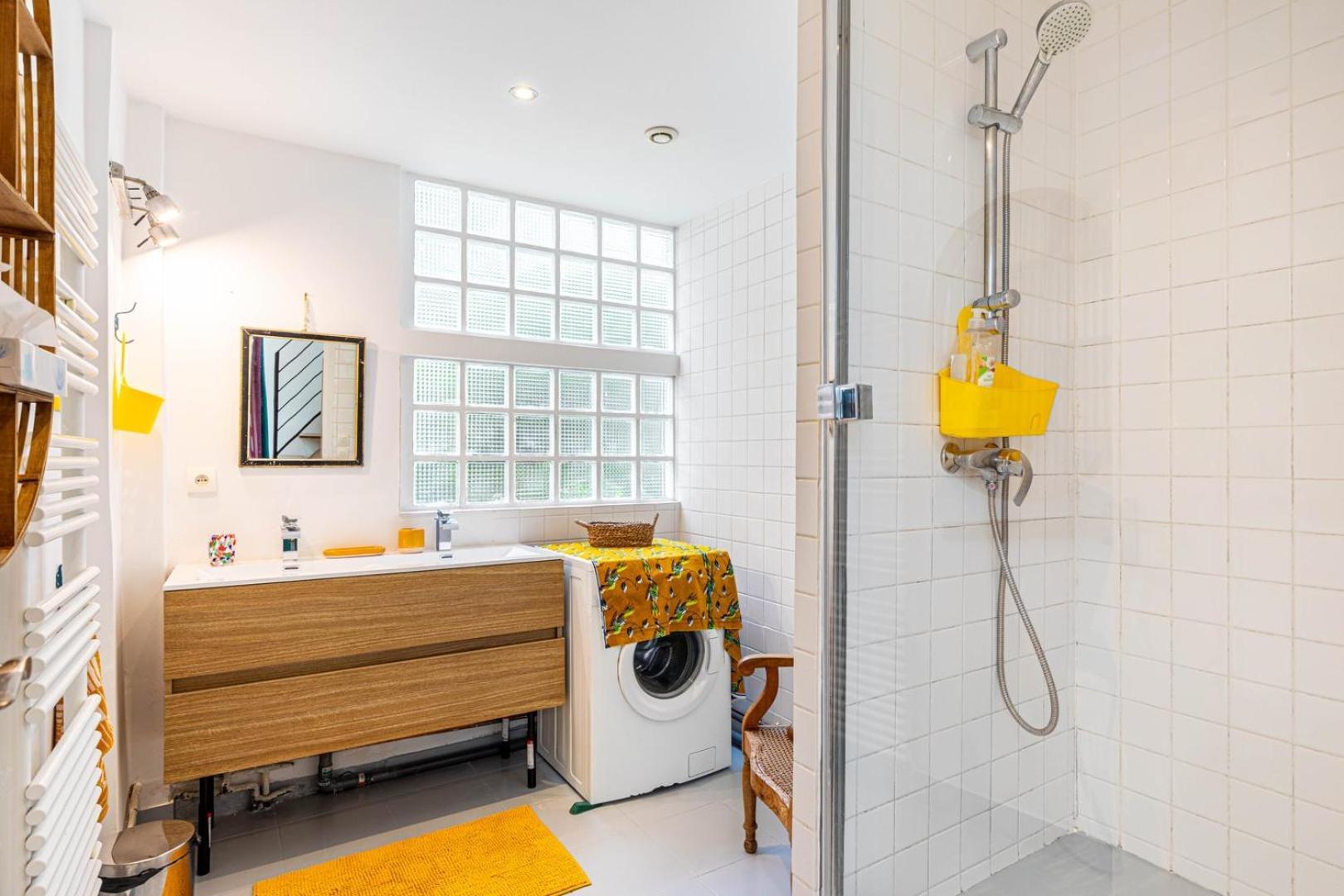 Appartamento Guestready - Spacious Retreat Near Buttes-chaumont Parigi